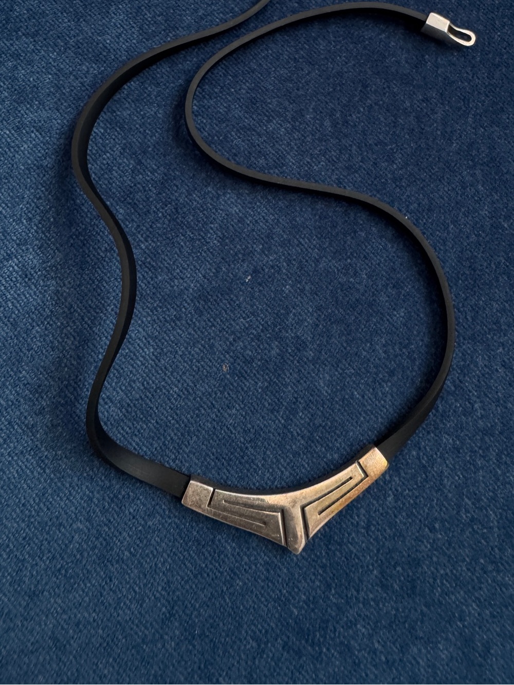 Taxco N-26 Mexican 925 Sterling Silver‎ Rubber Cord Geometric Necklace